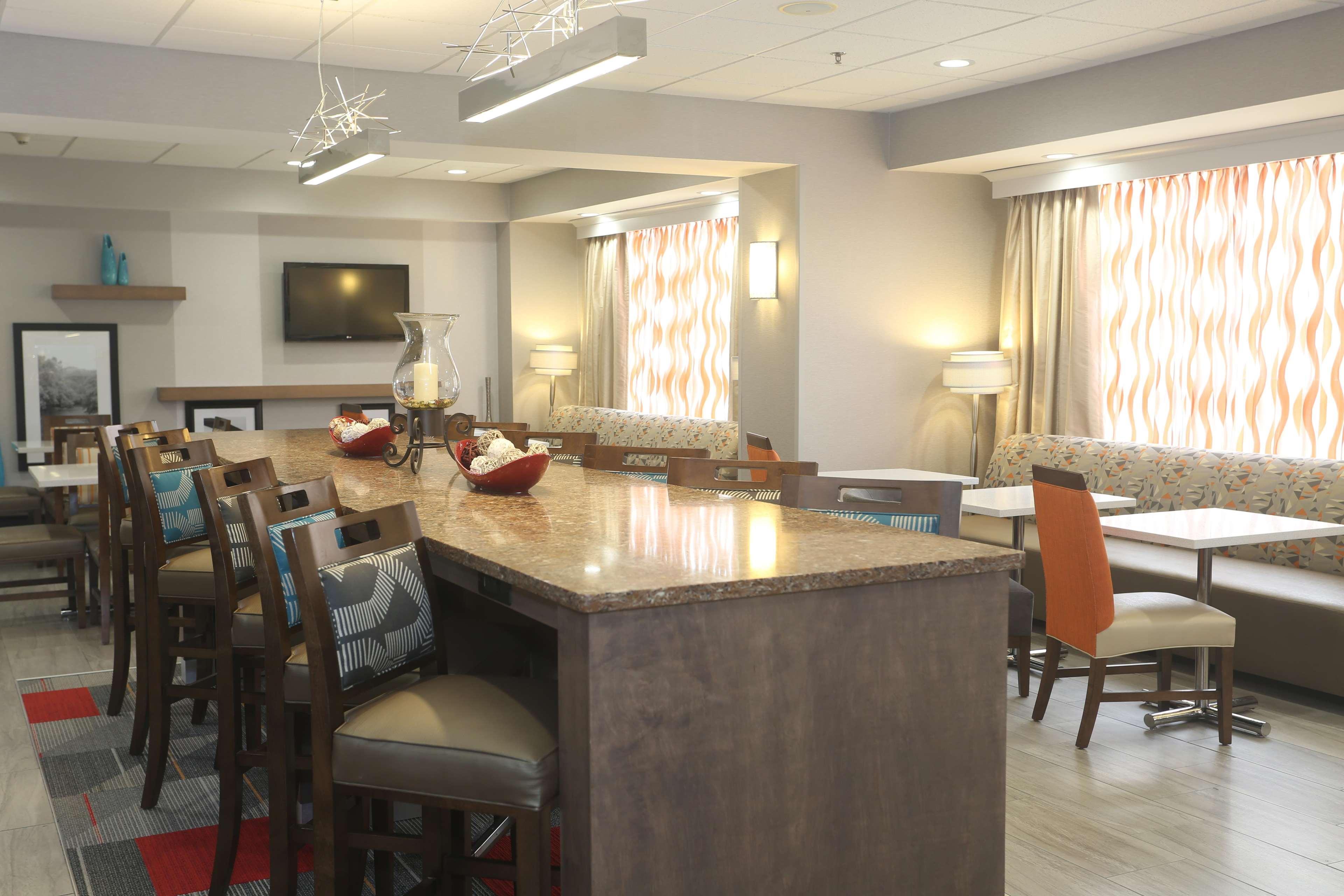 Hampton Inn Owego Экстерьер фото