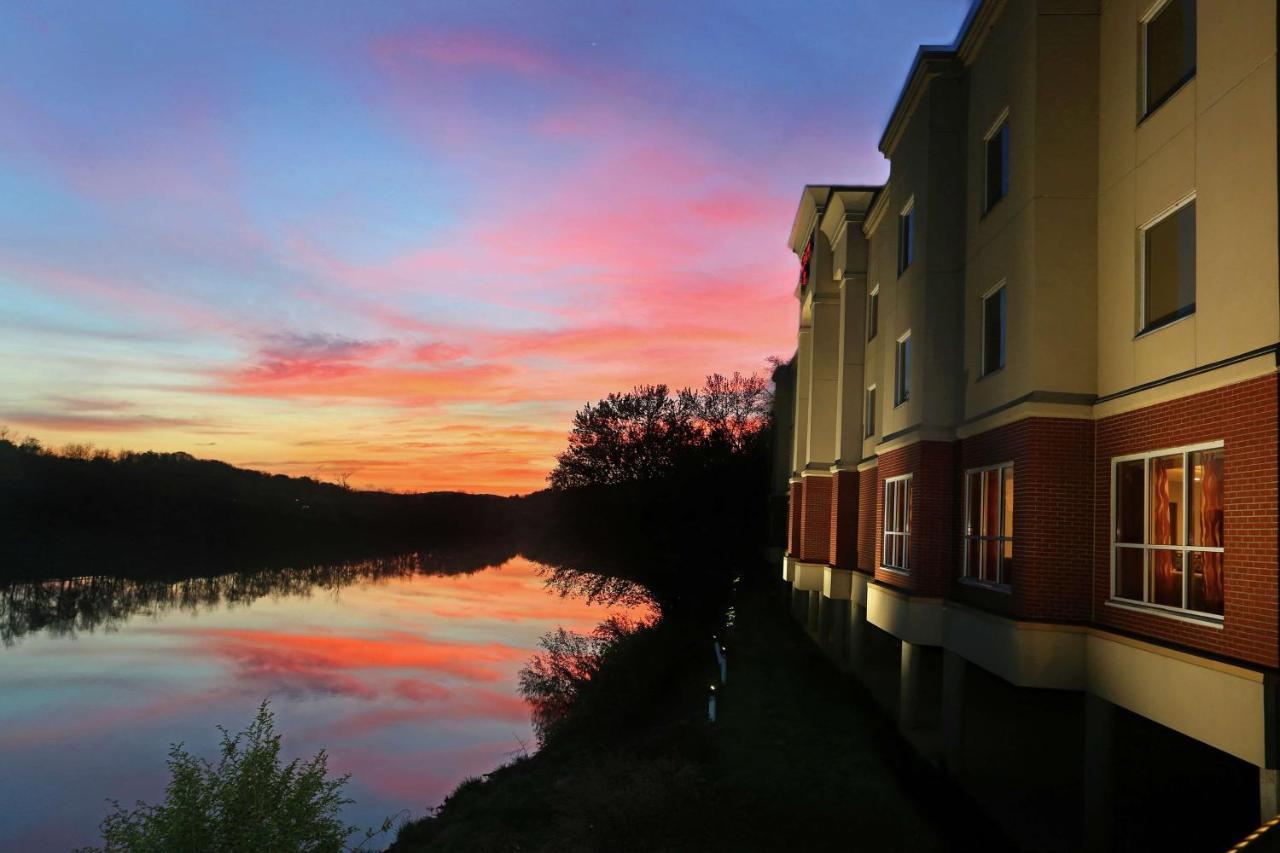 Hampton Inn Owego Экстерьер фото