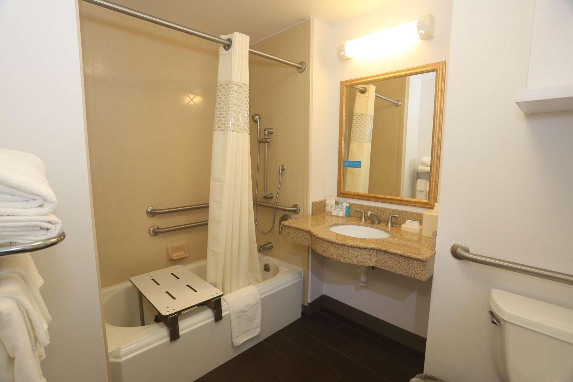 Hampton Inn Owego Экстерьер фото
